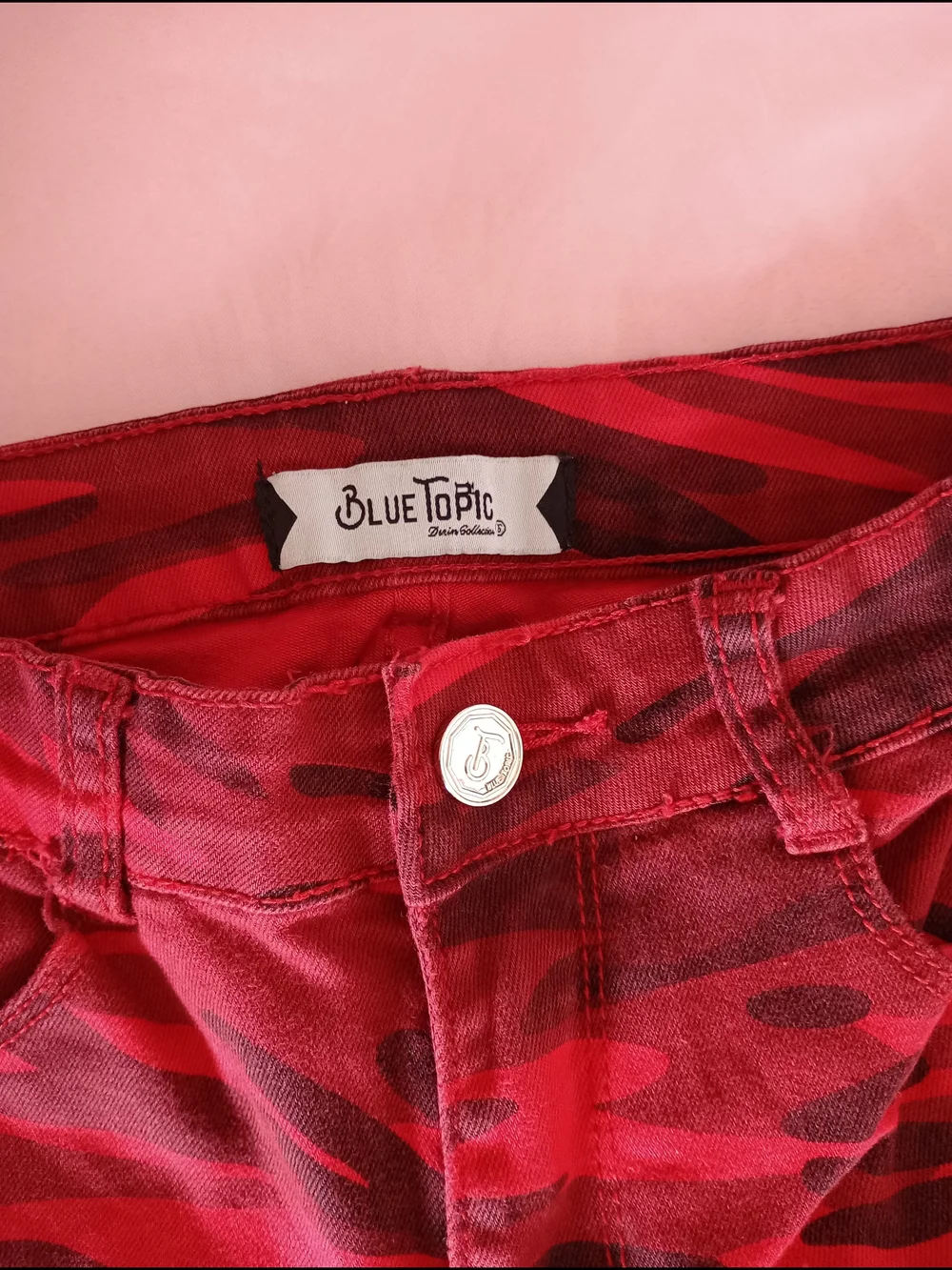 Blue Topic Red Camo Jeans Sz. 7/8 Distressed Women's